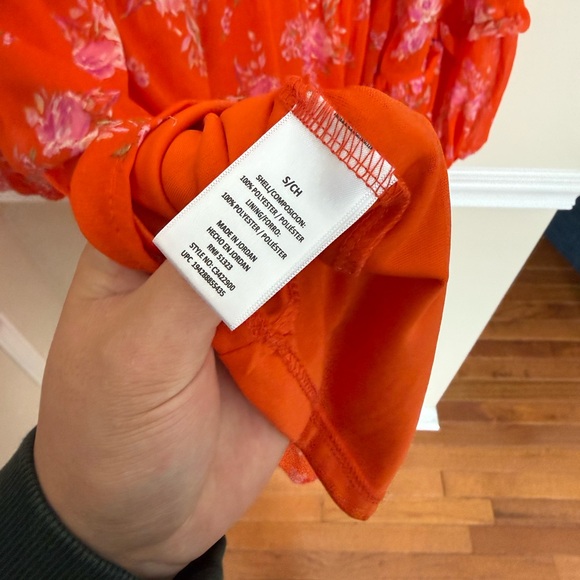 Vince Camuto Semi-Shear Floral Red Long Sleeve Tiered Ruffle V-Neck Mini Dress - Picture 8 of 12